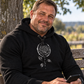 Hoodie "Dark Rose" mit Motiv, schwarz, am Model, Ansicht 3 – SEELENSCHWARZ