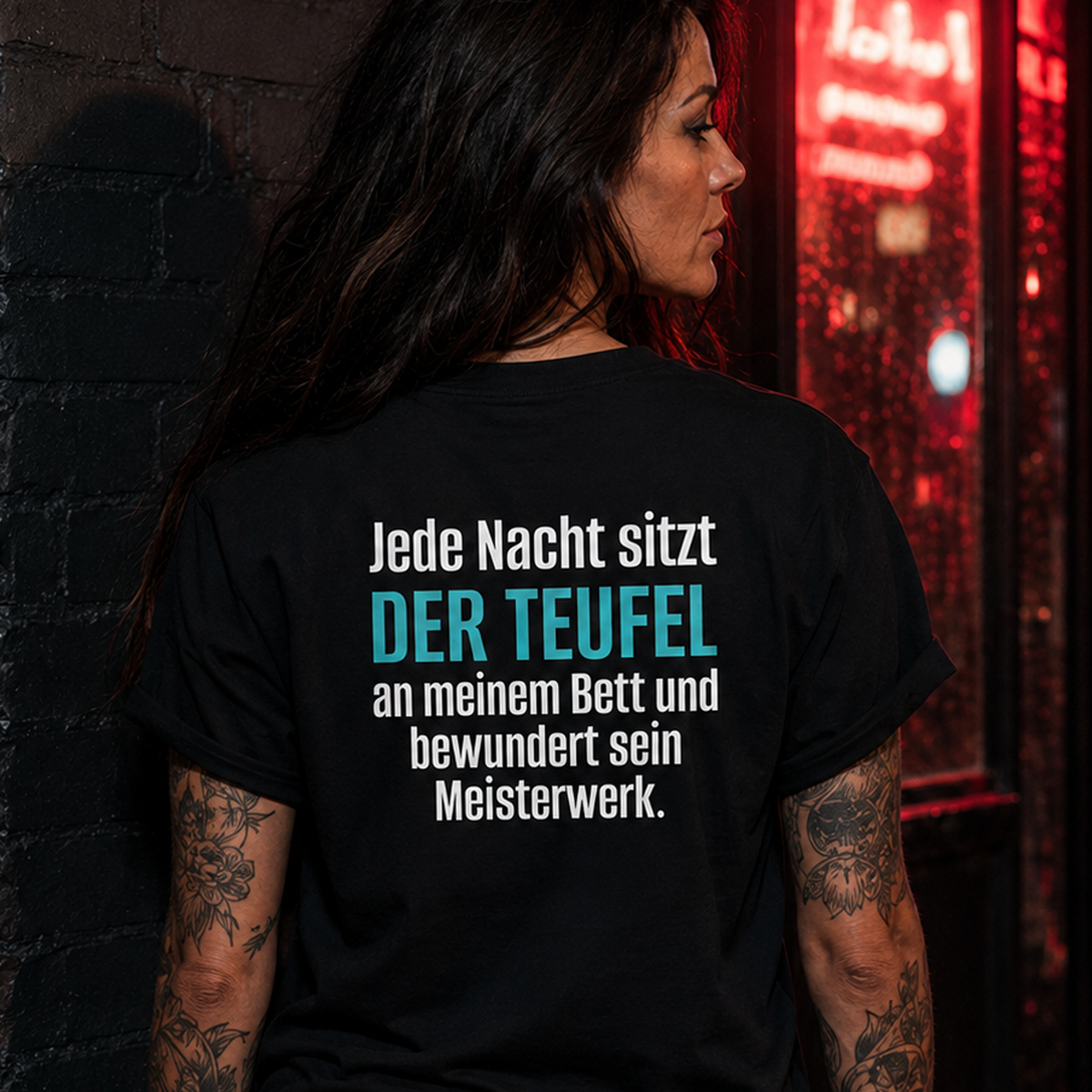 Der Teufel am Bett, Unisex T-Shirt Rücken